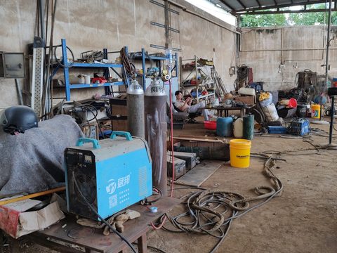 回南天加台风季：中山的挖机养护，和北方不是一个思路